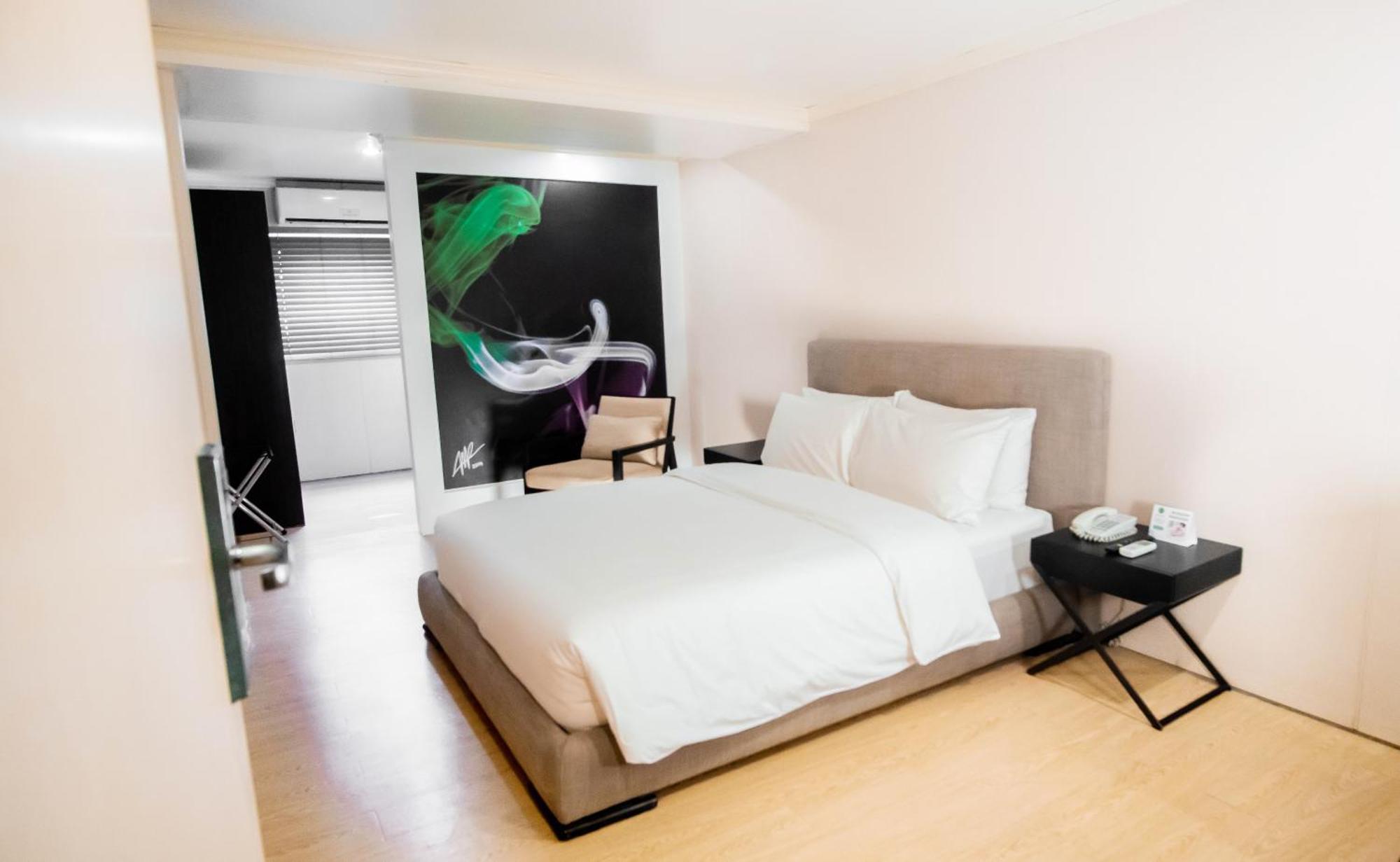 Green Sun Hotel Makati City Exterior photo